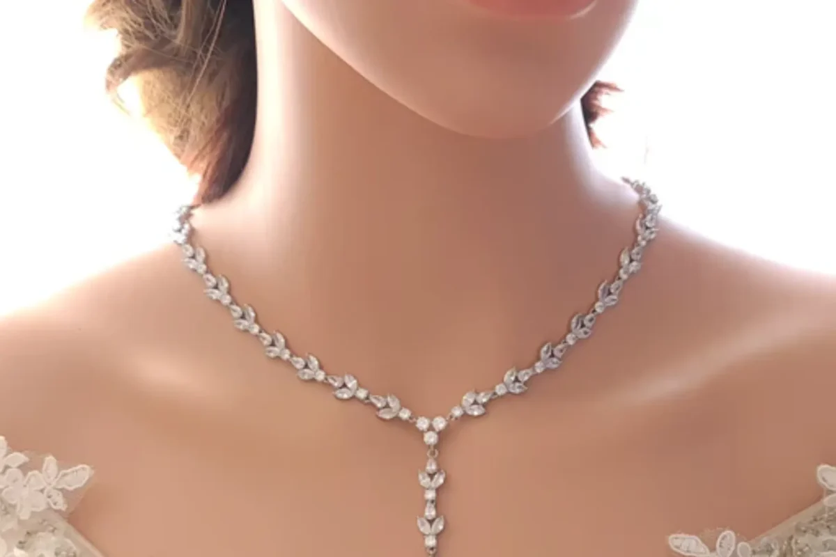 نقره ای که دلبری می‌کند ریونا گالری